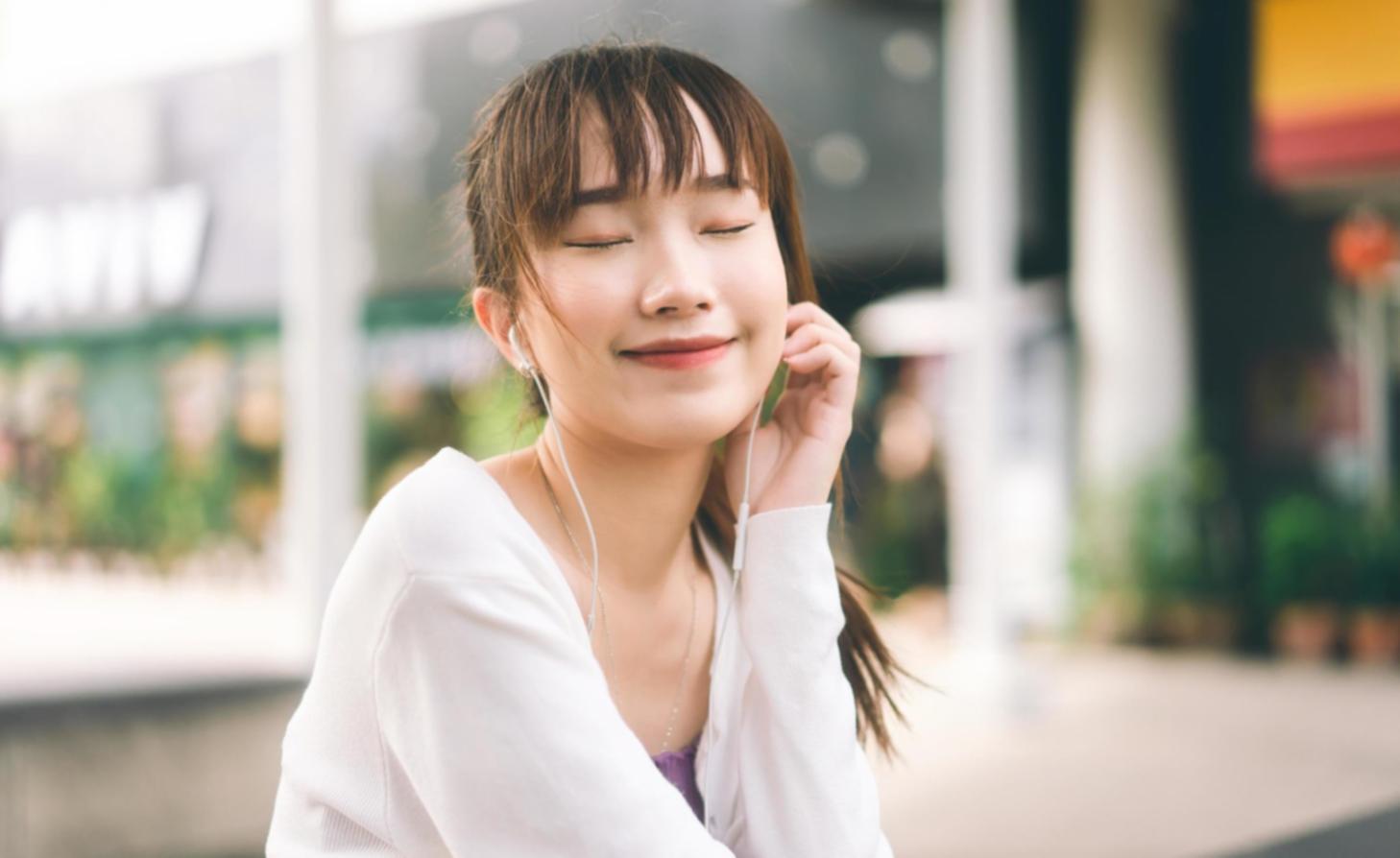 Professional meeting room with Australian business leaders discussing financial strategy and market opportunities